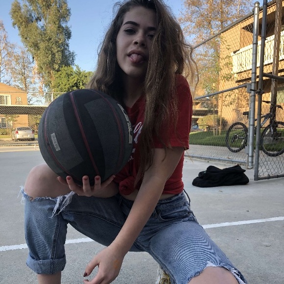 carlybelll